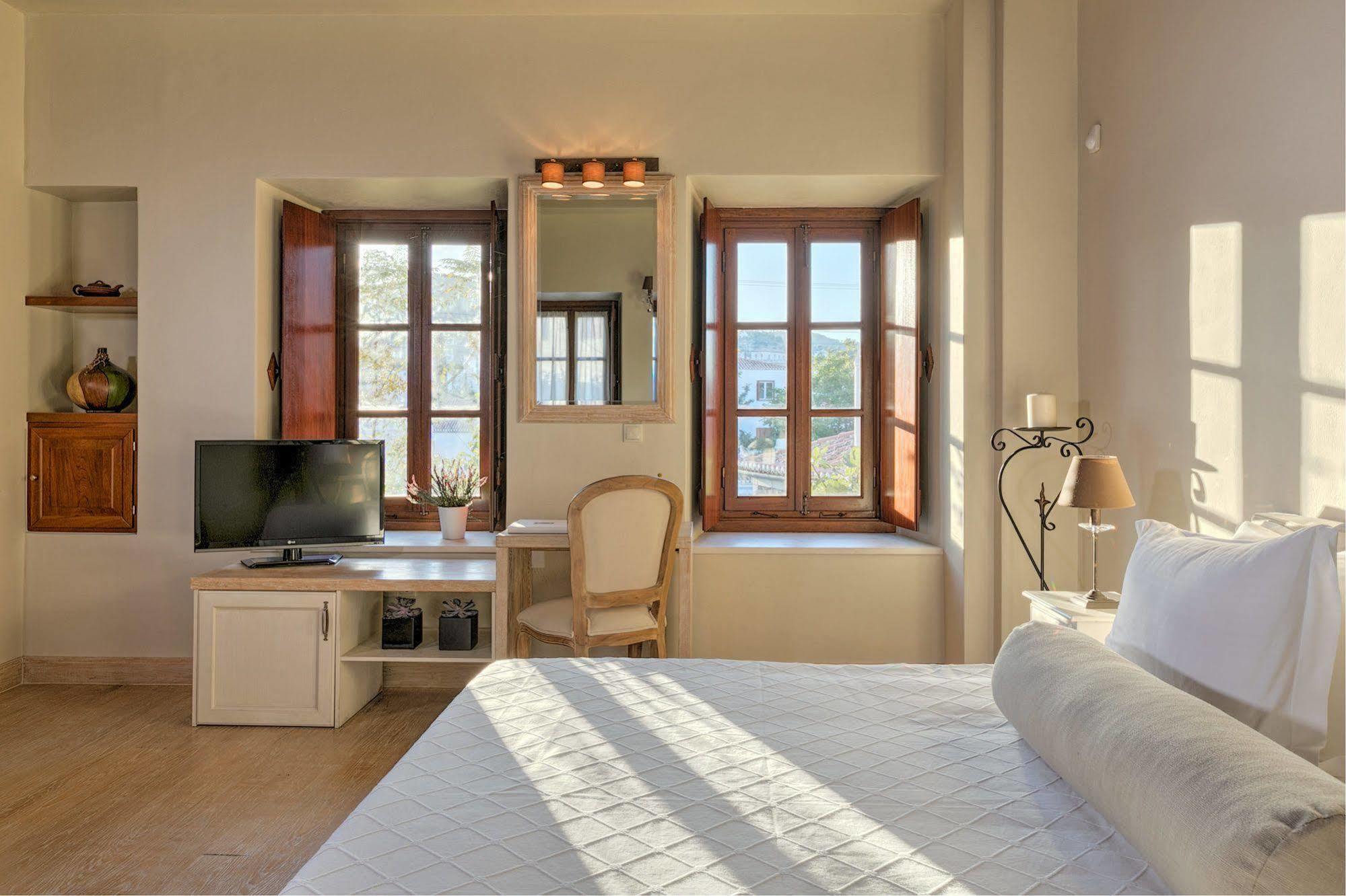 Mare Monte Luxury Suites Спетсес Экстерьер фото